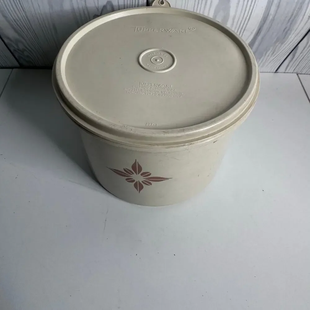 Tupperware vintage 1970s
